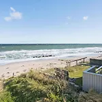 2 Bedroom Lovely In Feriehus